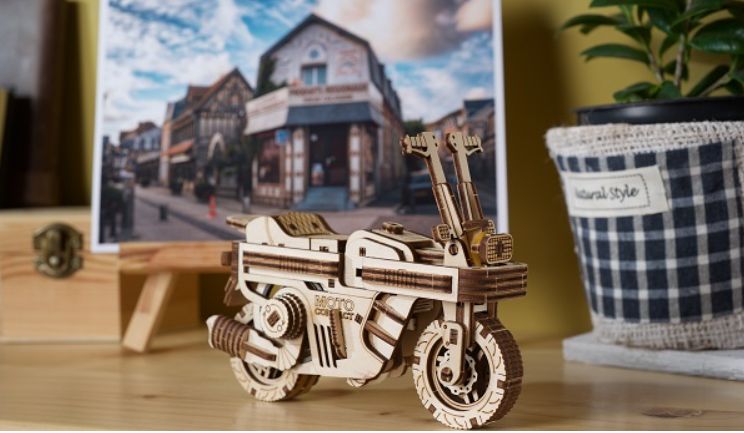 Ugears MOTO COMPACT Folding Scooter - 192 Pieces